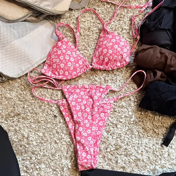 Bathing suit bundle - Picture 4 of 6